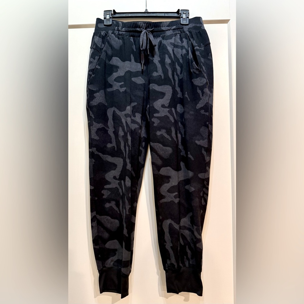 Calia Camo Joggers NWOT